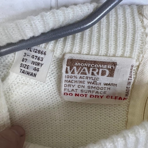 Vintage Montgomery Ward Ivory 100% Acrylic Mock Neck‎ Sweater SZ 44 - Picture 4 of 6